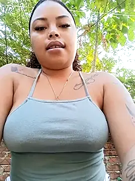 Snapshot of Naomi-Summer chatting on December 2025 01:23:01 PM Naomi-Summer online show from December 2025 01:23:01 PM