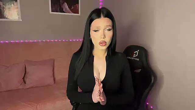 Snapshot of mistress_of_hearts chatting on September 2025 04:58:01 PM mistress of hearts online show from September 2025 04:58:01 PM