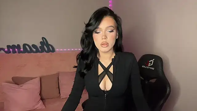 Snapshot of mistress_of_hearts chatting on October 2025 07:13:02 PM mistress of hearts online show from October 2025 07:13:02 PM