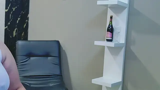 Snapshot of KiimBrooks chatting on February 2026 10:57:02 AM KiimBrooks online show from February 2026 10:57:02 AM