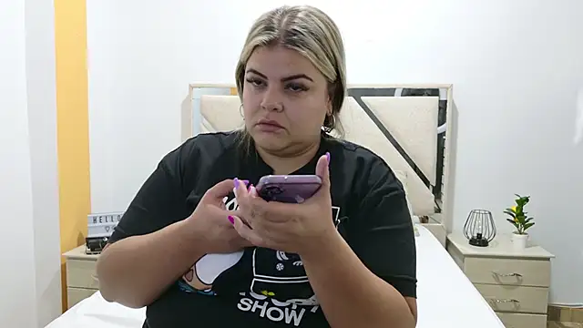 Snapshot of KiimBrooks chatting on February 2026 12:40:02 AM KiimBrooks online show from February 2026 12:40:02 AM