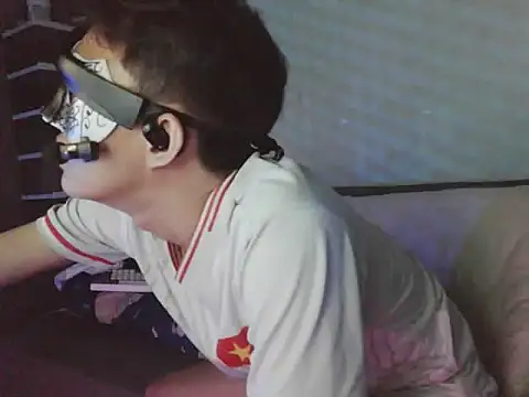 boyhigh1997 online show from November 2025 06:33:02 PM