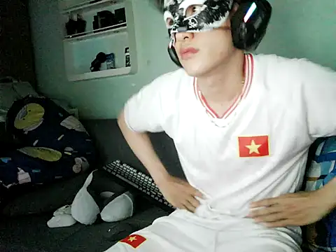 boyhigh1997 online show from February 2026 03:10:02 PM