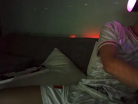 boyhigh1997 online show from September 2025 04:08:02 AM