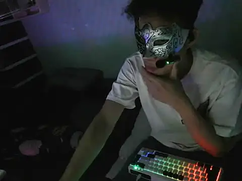 boyhigh1997 online show from October 2025 03:00:01 PM