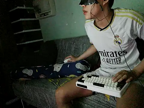 boyhigh1997 online show from January 2026 03:37:02 PM