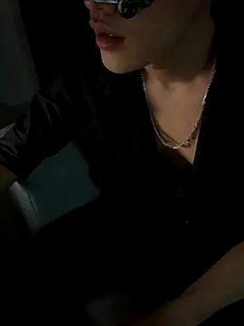boyhigh1997 online show from September 2025 03:37:01 PM