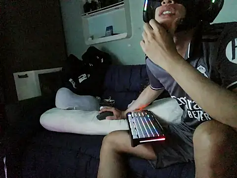 boyhigh1997 online show from March 2026 06:28:02 AM