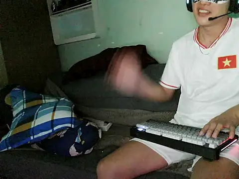 boyhigh1997 online show from February 2026 02:44:01 PM