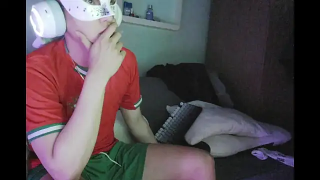 boyhigh1997 online show from June 2026 07:24:01 PM