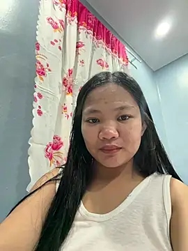 Snapshot of princess_janine chatting on May 2026 01:44:02 PM princess janine online show from May 2026 01:44:02 PM