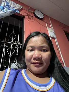 Snapshot of princess_janine chatting on May 2026 04:39:01 PM princess janine online show from May 2026 04:39:01 PM