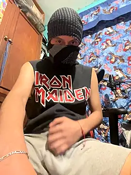 Snapshot of Skinny_Longhair chatting on September 2025 07:15:02 AM Skinny Longhair online show from September 2025 07:15:02 AM