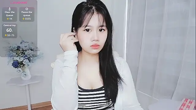 Snapshot of -Rose-Lucky- chatting on November 2025 01:20:01 AM -Rose-Lucky- online show from November 2025 01:20:01 AM