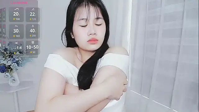 Snapshot of -Rose-Lucky- chatting on October 2025 01:17:01 AM -Rose-Lucky- online show from October 2025 01:17:01 AM