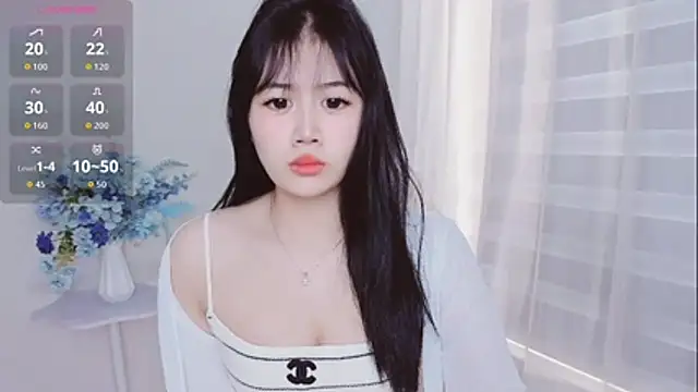 Snapshot of -Rose-Lucky- chatting on October 2025 01:18:01 AM -Rose-Lucky- online show from October 2025 01:18:01 AM