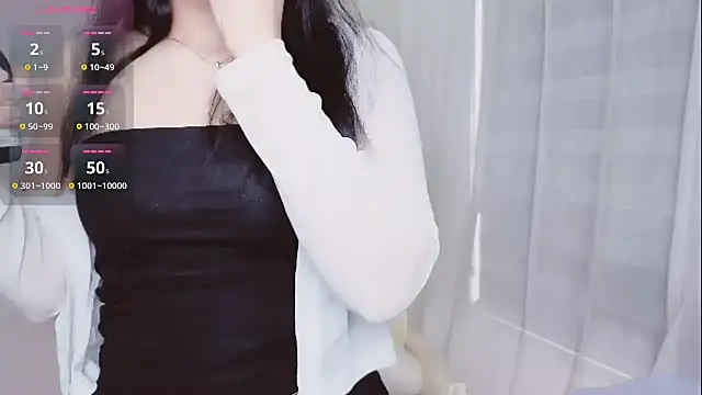 Snapshot of -Rose-Lucky- chatting on October 2025 01:37:02 AM -Rose-Lucky- online show from October 2025 01:37:02 AM