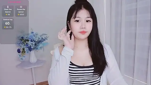 Snapshot of -Rose-Lucky- chatting on October 2025 01:25:01 AM -Rose-Lucky- online show from October 2025 01:25:01 AM