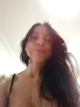 chicalunar24 online show from September 2025 05:19:02 PM