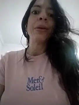 chicalunar24 online show from November 2025 07:07:01 PM