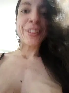 chicalunar24 online show from September 2025 07:56:01 AM