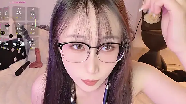 Snapshot of BoxedGyre- chatting on November 2025 01:37:02 AM BoxedGyre- online show from November 2025 01:37:02 AM