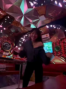 Ri210 online show from December 2025 04:35:02 AM