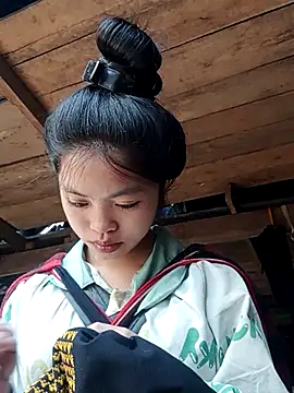 Snapshot of Thy00__ chatting on November 2025 02:45:02 AM Thy00 online show from November 2025 02:45:02 AM