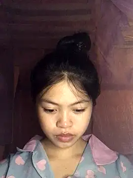 Thy00   online show from October 2025 03:46:02 PM