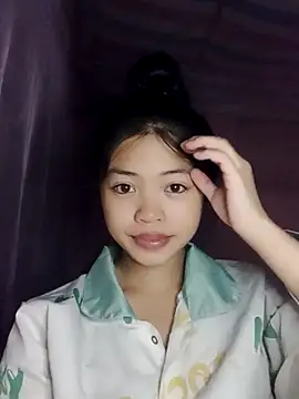 Snapshot of Thy00__ chatting on October 2025 07:32:01 PM Thy00 online show from October 2025 07:32:01 PM