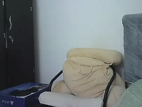 morenocabro10 online show from November 2025 12:33:01 AM