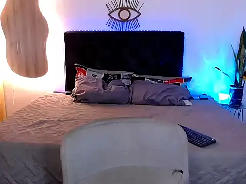 NoahDevil18 online show from September 2025 10:50:01 PM