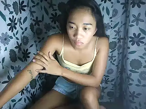 Virgen christine01 online show from April 2026 10:49:02 PM