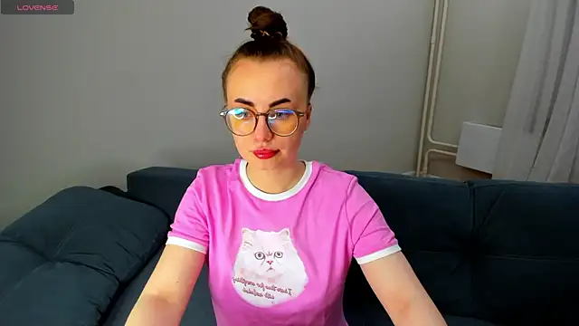 Snapshot of MewStella chatting on May 2026 07:31:01 PM MewStella online show from May 2026 07:31:01 PM