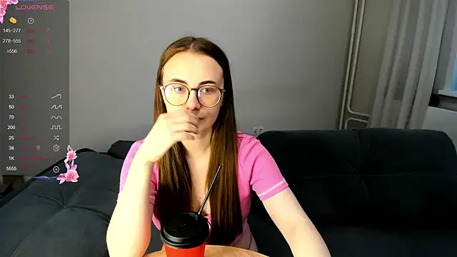 MewStella online show from December 2025 03:31:02 AM