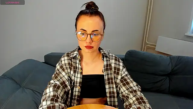 Snapshot of MewStella chatting on May 2026 11:29:01 AM MewStella online show from May 2026 11:29:01 AM
