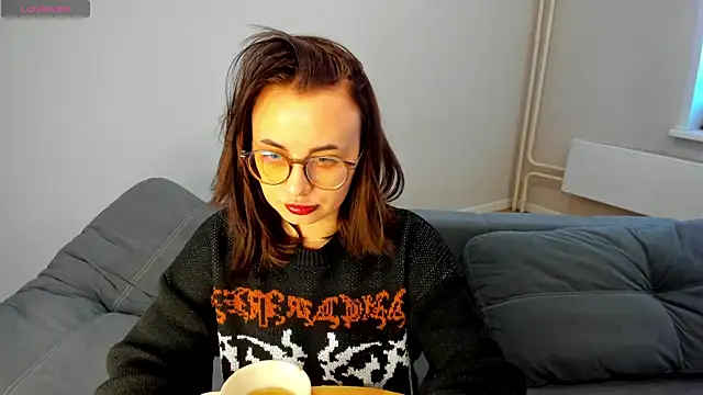 Snapshot of MewStella chatting on May 2026 01:11:02 PM MewStella online show from May 2026 01:11:02 PM