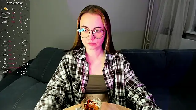 MewStella online show from November 2025 09:48:02 PM