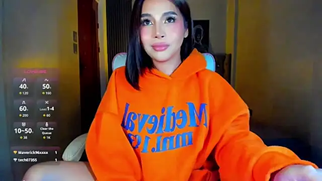 LauraLoove online show from July 2026 11:53:01 AM
