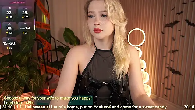 Snapshot of LauraWifeness chatting on October 2025 06:12:01 AM LauraWifeness online show from October 2025 06:12:01 AM