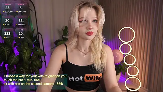 LauraWifeness online show from October 2025 05:31:01 AM