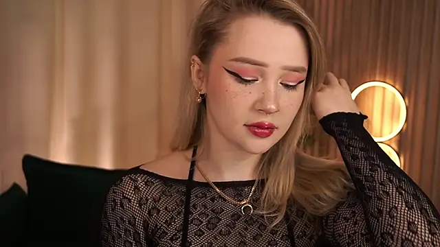 LauraWifeness online show from April 2026 06:20:02 AM