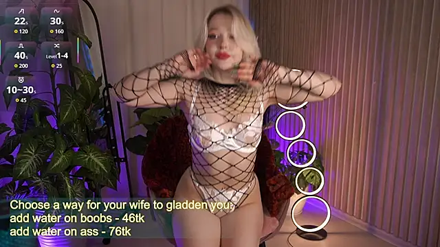 LauraWifeness online show from October 2025 05:52:01 AM