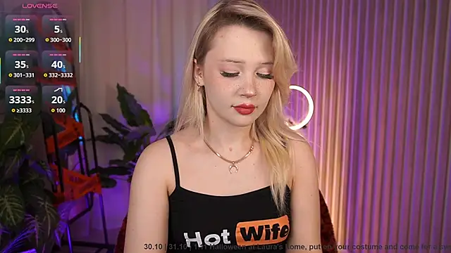 Snapshot of LauraWifeness chatting on October 2025 06:34:01 AM LauraWifeness online show from October 2025 06:34:01 AM