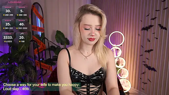 Snapshot of LauraWifeness chatting on October 2025 06:34:02 AM LauraWifeness online show from October 2025 06:34:02 AM