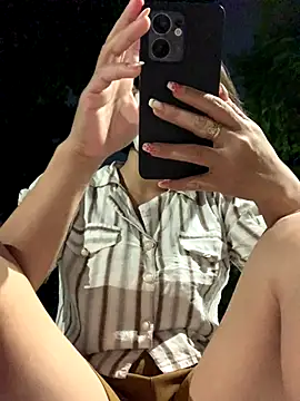 Snapshot of Mei-Mei89 chatting on October 2025 01:35:02 PM Mei-Mei89 online show from October 2025 01:35:02 PM