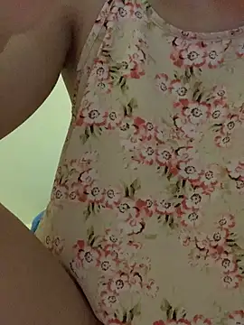 Snapshot of Mei-Mei89 chatting on October 2025 10:54:02 PM Mei-Mei89 online show from October 2025 10:54:02 PM