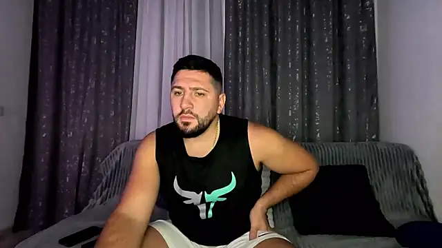 Gold Alpha Boy online show from October 2025 08:39:02 PM