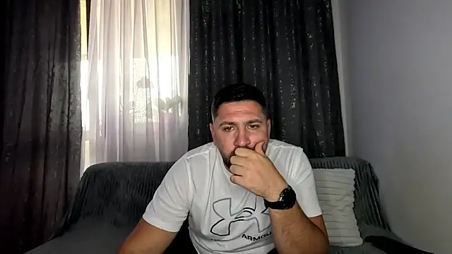 Gold Alpha Boy online show from September 2025 02:01:02 PM