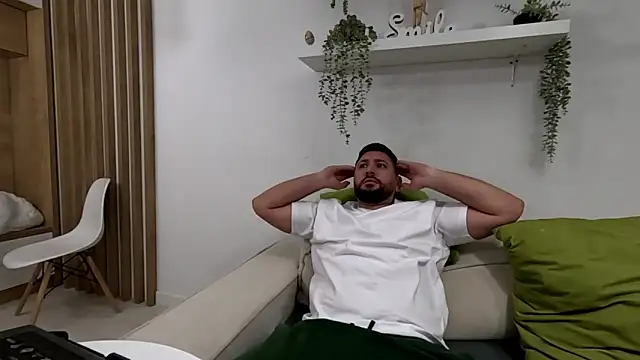 Gold Alpha Boy online show from October 2025 02:40:01 PM